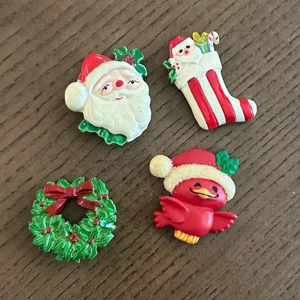 Vintage Hallmark Christmas Magnets Set‎ Santa Cardinal Stocking Wreath 4pc Retro